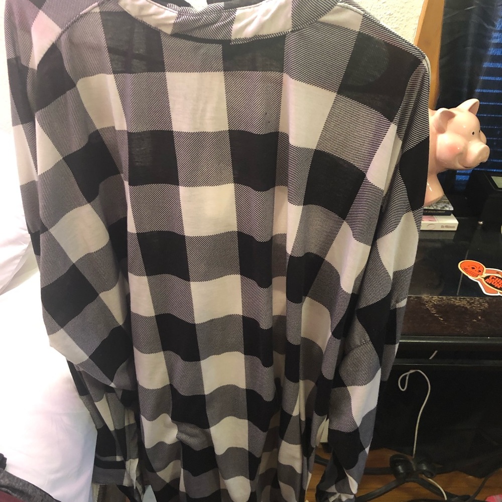 Button down - Picture 2 of 2